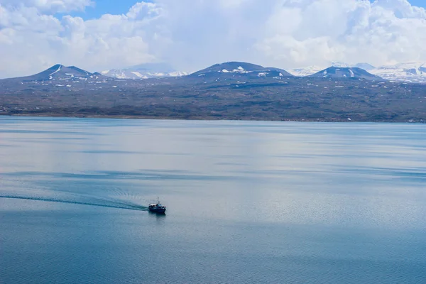 Lake Sevan Grootste Waterlichaam Armenië Kaukasusregio Blauwe Vlakten Van Water — Stockfoto