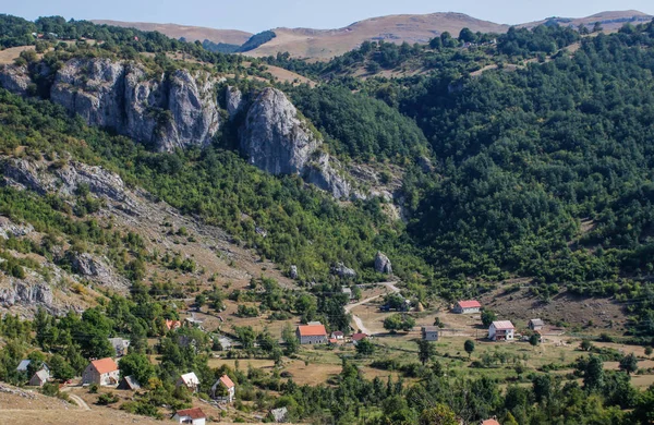 Casas Rurais Nas Encostas Das Montanhas Parque Durmitor Montenegro — Fotografia de Stock