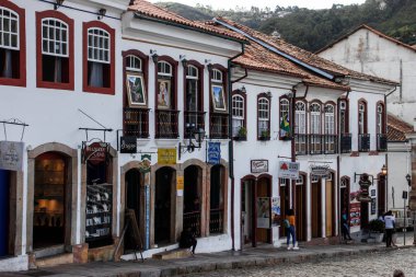 Ouro Preto, Brezilya - 3 Temmuz 2019: Brezilya 'da sömürge mimarisi ve kiliseleri olan güzel bir şehir. Minas Gerais eyaletinin başkenti Unesco tarafından Dünya Mirası olarak belirlendi.