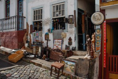 Ouro Preto, Brezilya - 3 Temmuz 2019: Brezilya 'da sömürge mimarisi ve kiliseleri olan güzel bir şehir. Minas Gerais eyaletinin başkenti Unesco tarafından Dünya Mirası olarak belirlendi.