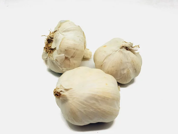 Verse Knoflook Uitgebracht Een Witte Achtergrond — Stockfoto