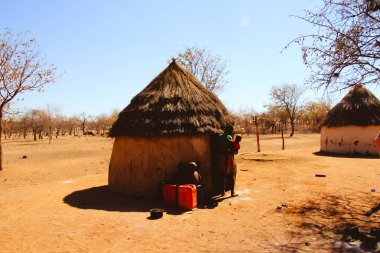 Afrika Namibya vahşi doğada Köyü
