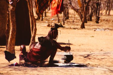 Afrika Namibya vahşi doğada Köyü