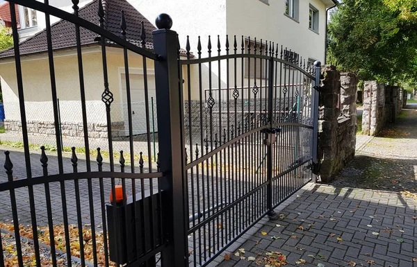 Massive metal gate driveway