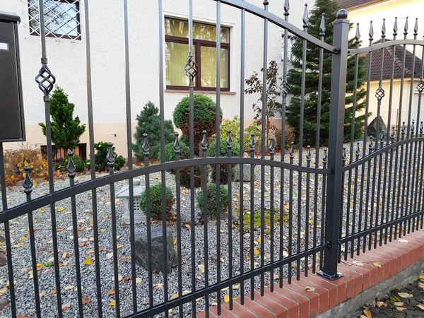 Massive metal gate driveway