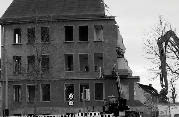 Demolition Work Old Building Excavator Black White — Stock Photo, Image