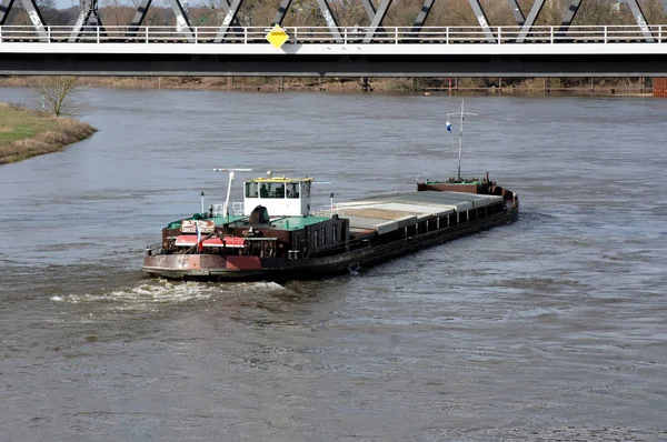 Frachter Auf Der Elbe Dessau Roßlau — Stockfoto