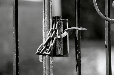 Castle Iron Gate adlı                  