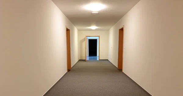 Couloir Moderne Dans Immeuble Appartements — Photo