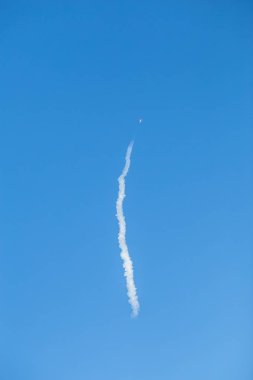 Abd. Florida. Canaveral Burnu. Mart - 30, 2017: Spacex Falcon 9 roketi Cape Canaveral'dan fırlatı