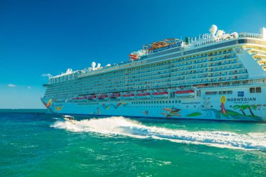 Cruise port Miami Florida, ABD üzerinden Atlantik Okyanusu yüzen gemi