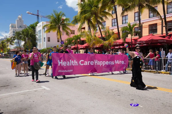 Miami Florida Abril 2016 Personas Que Asisten Desfile Anual Del — Foto de Stock