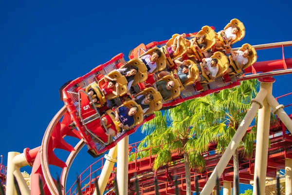 Persone Montagne Russe Rip Ride Rockit Presso Universal Orlando Resort — Foto Stock