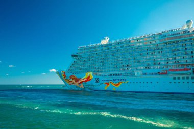 Cruise port Miami Florida, ABD üzerinden Atlantik Okyanusu yüzen gemi