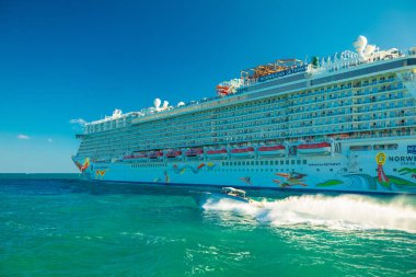 Cruise port Miami Florida, ABD üzerinden Atlantik Okyanusu yüzen gemi