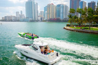 ABD, Florida, Miami - 17 Şubat 2017: Miami Uluslararası Boat Show, Downtown Miami, Key Biscayne