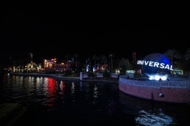 Orlando, Amerika Birleşik Devletleri - 11 Şubat 2017: Universal Studios Orlando, Florida geceleri ünlü evrensel dünya