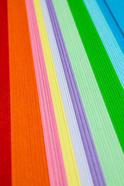 Renkli parlak kağıda yakın çekim
