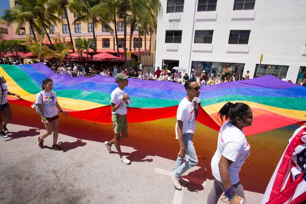 Miami Florida Abril 2016 Pessoas Participando Oitavo Desfile Anual Orgulho — Fotografia de Stock