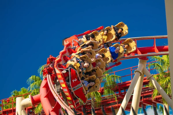 Persone Montagne Russe Rip Ride Rockit Presso Universal Orlando Resort — Foto Stock