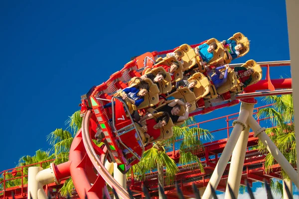 Persone Montagne Russe Rip Ride Rockit Presso Universal Orlando Resort — Foto Stock