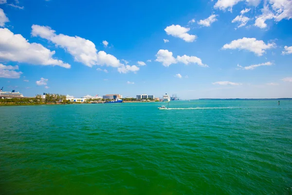 佛罗里达州乌萨 迈阿密 2017年2月17日 迈阿密国际船展 迈阿密市中心 基比斯开恩 — 图库照片