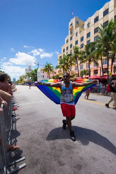 Miami Florida Abril 2016 Pessoas Participando Oitavo Desfile Anual Orgulho — Fotografia de Stock