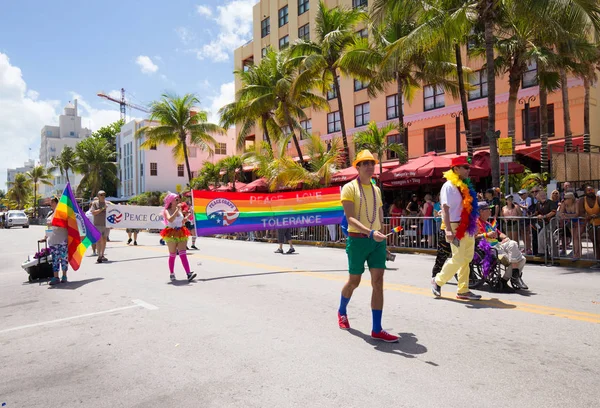 Miami Florida Abril 2016 Pessoas Participando Oitavo Desfile Anual Orgulho — Fotografia de Stock