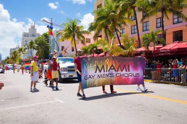 Miami Florida Abril 2016 Personas Que Asisten Desfile Anual Del — Foto de Stock