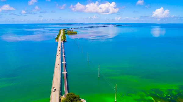 Vista Aérea Del Puente Seven Miles Sobre Agua Azul Florida — Foto de Stock