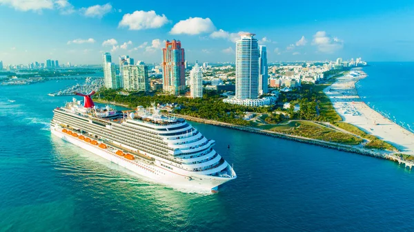 Vue Aérienne Entrée Bateau Croisière Carnival Magic Dans Océan Atlantique — Photo