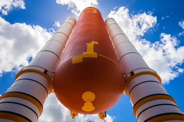 Blick Auf Die Orangefarbene Rakete Kennedy Space Center Florida Usa — Stockfoto