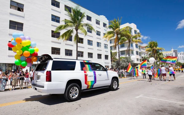 Miami Florida Abril 2016 Pessoas Participando Oitavo Desfile Anual Orgulho — Fotografia de Stock