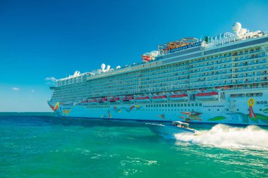 Cruise port Miami Florida, ABD üzerinden Atlantik Okyanusu yüzen gemi