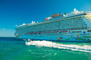 Cruise port Miami Florida, ABD üzerinden Atlantik Okyanusu yüzen gemi
