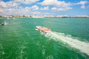 ABD, Florida, Miami - 17 Şubat 2017: Miami Uluslararası Boat Show, Downtown Miami, Key Biscayne