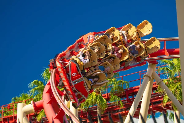 Persone Montagne Russe Rip Ride Rockit Presso Universal Orlando Resort — Foto Stock