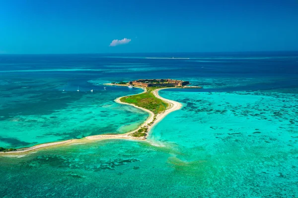 İç savaş Fort Jefferson ve Kuru Tortugas Milli Parkı, Florida, ABD Meksika Körfezi havadan görünümü