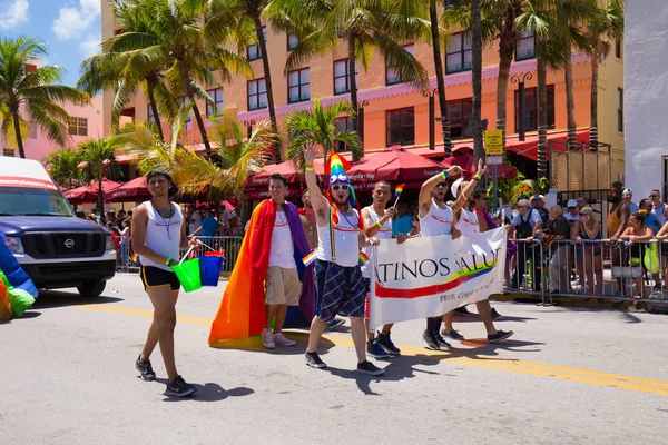 Miami Florida Abril 2016 Pessoas Participando Oitavo Desfile Anual Orgulho — Fotografia de Stock