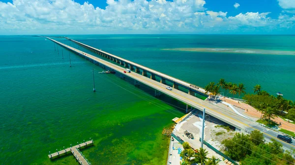 Vista Aérea Del Puente Seven Miles Sobre Agua Azul Florida — Foto de Stock