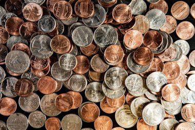 Amerikan Doları Altın ve gümüş paralar arka plan 