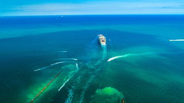 Yolcu gemisi Ms Symphony Miami beach, Florida, ABD Atlantik Okyanusu için girerek denizlerin