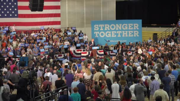 Gore Supporting Hillary Clinton Miami Dade College — Stock Video