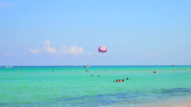 Menschen Schwimmen Atlantik Hintergrund Mami Strand Südstrand Florida — Stockvideo