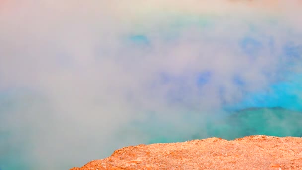 イエローストーン国立公園の美しい間欠泉のクローズアップ ワイオミング州 アメリカ合衆国 — ストック動画