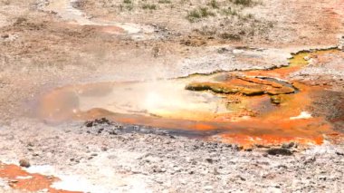 Yellowstone National Park güzel gayzer yakın, Wyoming, Abd