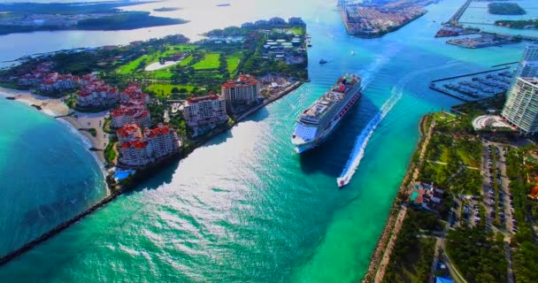 Letecký Pohled Výletní Loď Ncl Getaway Vstupující Atlantského Oceánu Miami — Stock video