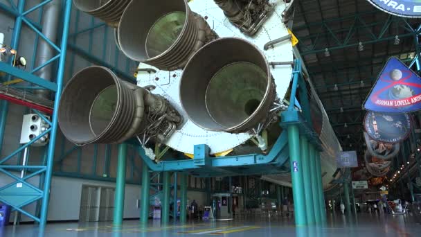 Apollo Saturn Center Ruimte Hangar Met Raket Het Ruimtecentrum Kennedy — Stockvideo