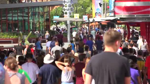 Personas Caminando Orlando Universal Resort Florida — Vídeos de Stock