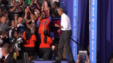 Florida, ABD - 20 Ekim 2016: Abd Başkanı Barack Obama Florida Memorial Üniversitesi öğrencileriyle bir araya geldi, Başkan adayı Hillary Clinton adına konuşma